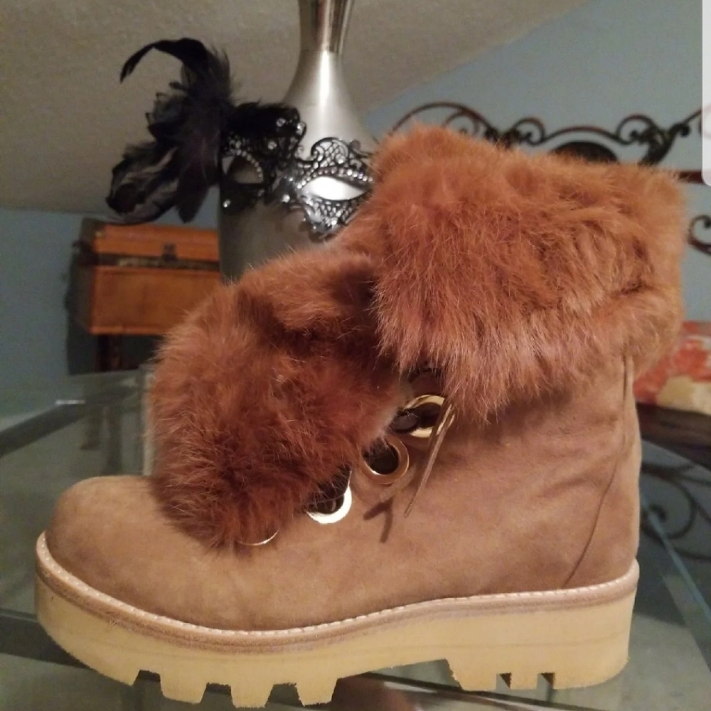 Boots - Picture 2 of 5